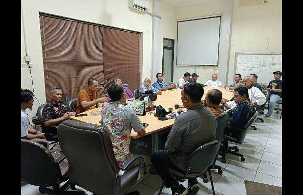 Foto: Rapat persiapan pemberangkatan tim Porwanas PWI Jatim.
