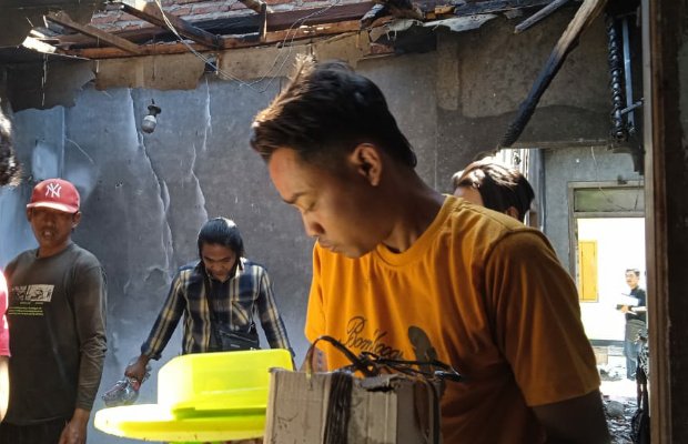 Foto: Kondisi rumah Tumyati usai di amuk si jago merah 