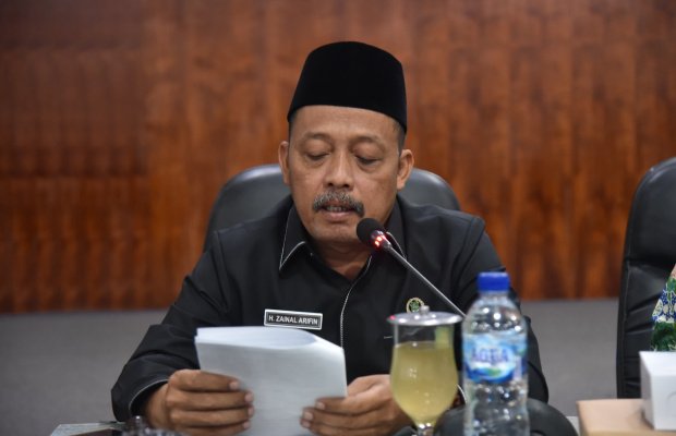 Foto: Ketua sementara DPRD Sumenep, H. Zainal Arifin (by. Ibnu)