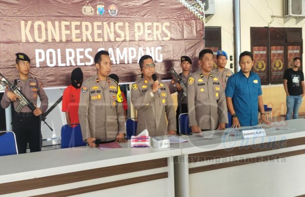 Foto: Konferensi pers di Mapolres Sampang