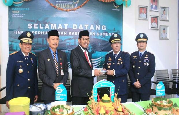 Foto: Bupati Fauzi bersama KSOP Kelas IV Kalianget bersama Insan Perhubungan Sumenep