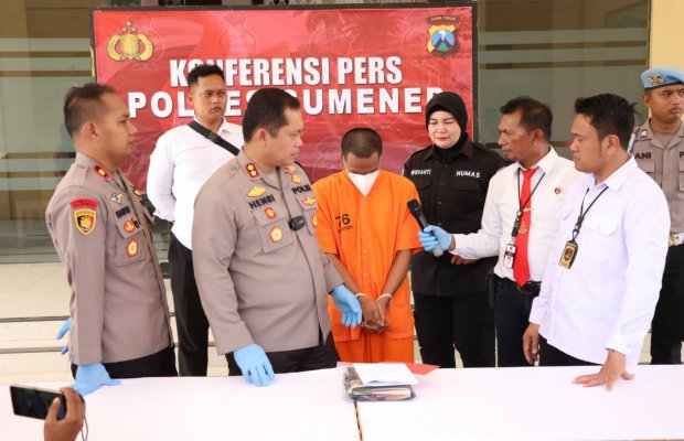 Foto: Tersangka saat di Mapolres Sumenep