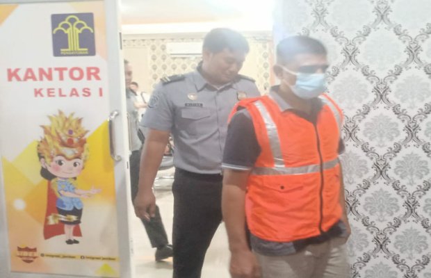 Foto: WNA asal Pakistan saat di amankan polisi