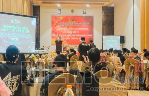 Foto: Kabidhumas Polda Jatim saat sarasehan bersama awak media di hotel Odaita Pamekasan