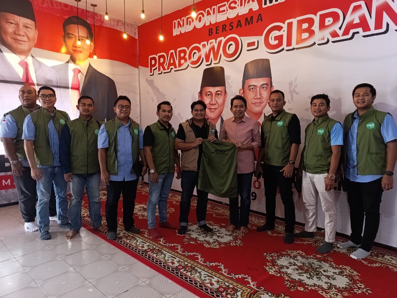 Foto:  Para pengusaha muda bersama Gus Fawait