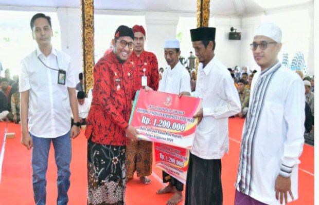 Foto: Bupati Sumenep Achmad Fauzi Wongsojudo dalam sebuah acara