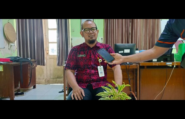 Foto: Kepala Bidang Bina Pemerintahan Desa Dinas Pemberdayaan Masyarakat Aksanul Inam