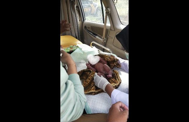 Foto: Bayi berjenis kelamin laki-laki ini ditemukan dalam keadaan hidup dan diduga baru dilahirkan.