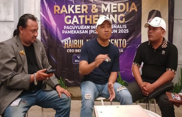 Foto: CEO Bento Grup Indonesia Saat Wawancara Bersama Ketua Umum dan Ketua Kegiatan Raker PIJP di Yogyakarta