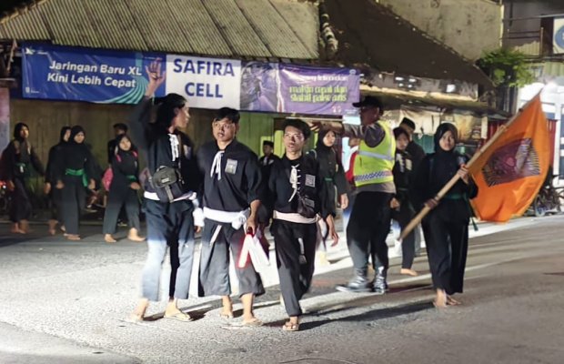 Foto: Siswa PSHT Sumenep saat diuji Tirakat Jalan