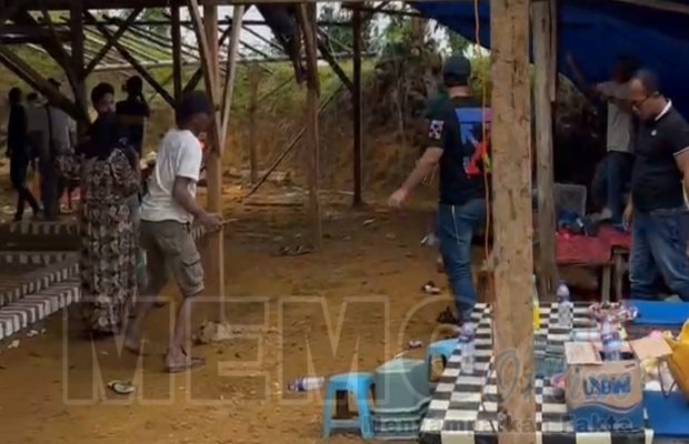 Foto: Polisi bubarkan sabung ayam di desa Bira Tengah Sampang digerebek