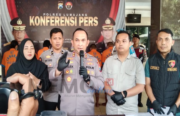Foto: Kapolres Lumajang memimpin konferensi pers