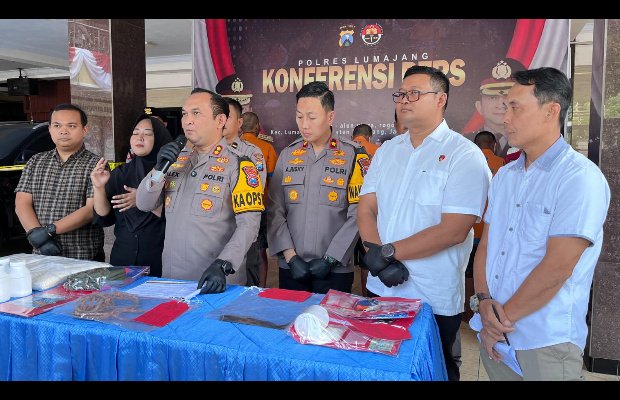 Foto: Kapolres Lumajang didampingi Waka Polres, Kasat Reskrim dan Kasat Resnarkoba, berikut Kanit Pidum