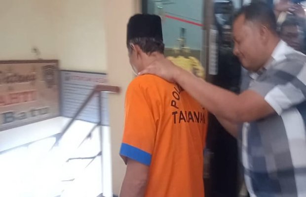 Foto: Tersangka pencabulan anak di bawah umur.
