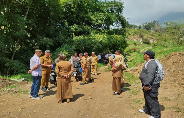 Foto: Suasana saat sidak sungai curah yang diuruk.