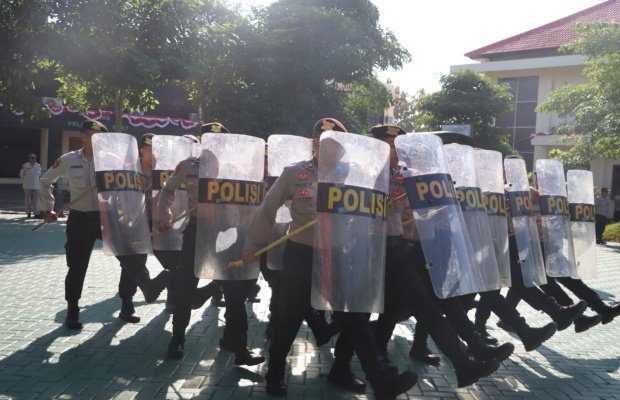 Foto: Satuan Samapta Polres Batu saat latihan Dalmas.