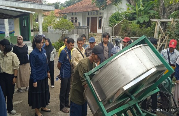 Foto: Pembuatan Pupuk POLYCHAR PLUS
