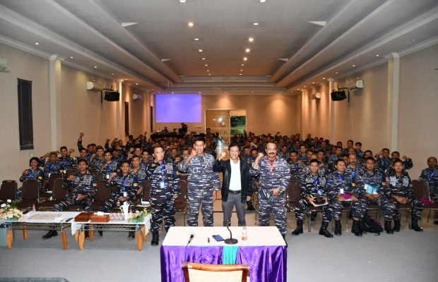 Foto: Suasana saat sesi foto bersama