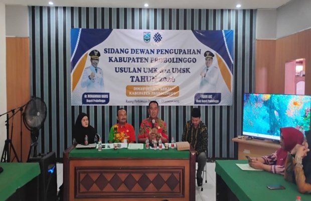 Foto: Bupati Probolinggo Dalam Berita Acara Sidang Dewan Pengupahan