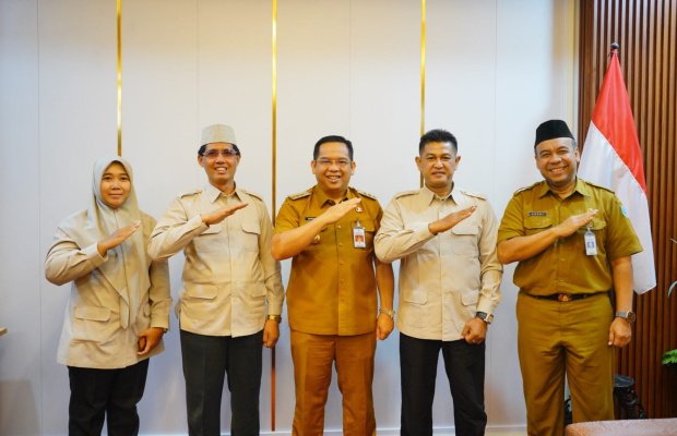 Foto: dr. Aminuddin Wali Kota Probolinggo Menerima Audensi Didik Hernadi Kepala Kementrian Haji Kota Probolinggo
