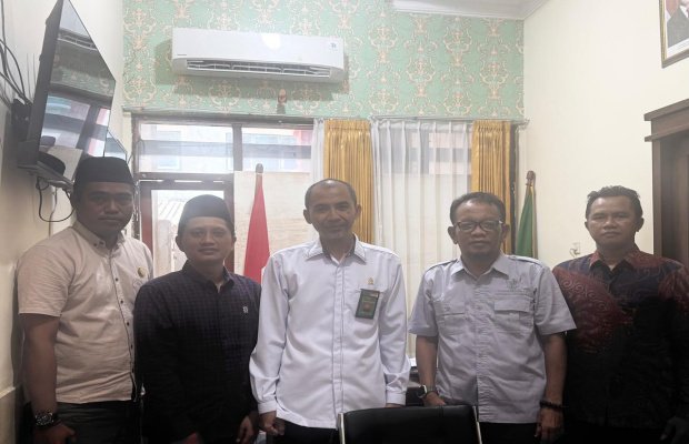 Foto: Komisi Informasi Kabupaten Sumenep saat membangun Sinergitas dengan Pengadilan Negeri 