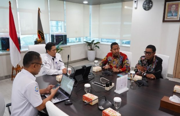 Foto : Bupati Sumenep Achmad Fauzi Wonsojudo saat bertemu Menteri KKP RI di Jakarta 