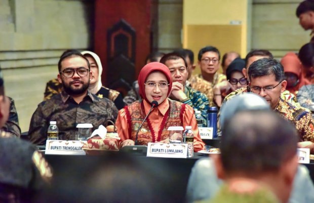 Foto: Bupati Lumajang memberikan paparan