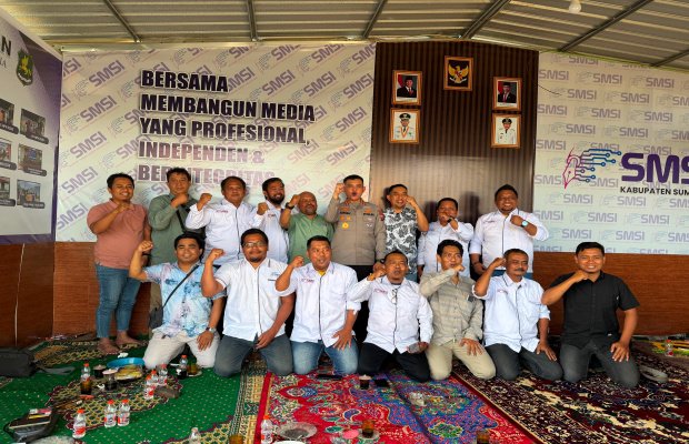 Foto: Kapolresta Sumenep Bersama anggota dan pengurus SMSI Sumenep 