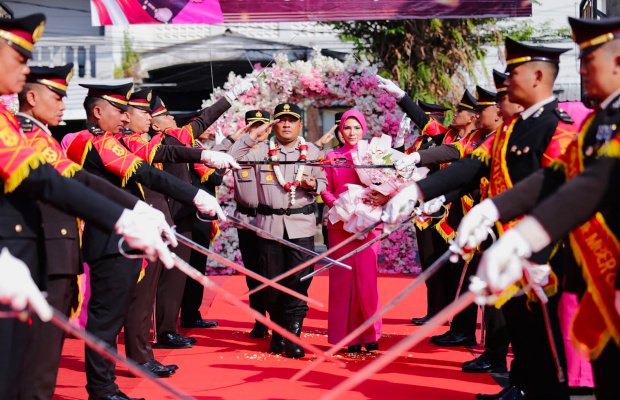 Foto:  AKBP Alauddin saat Sertijab di Halaman Polres Jember.