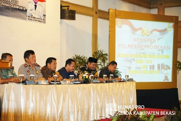 Rapat Kordinasi dengan para stakeholder terkait  Pilgub  dan Pilkades Serentak di Kabupaten Bekasi Jawa Barat tahun 2018 Di Sahid Lippo Cikarang.