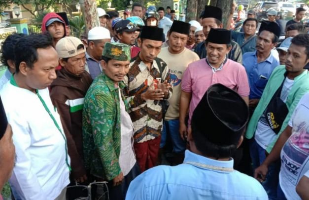 Foto: kader PPP Pamekasan saat luruk kantor PPK