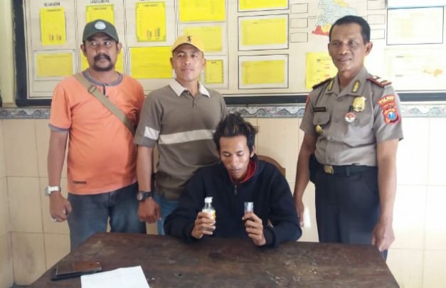 Foto: Pengendara Motor Saat Diamankan Di Polsek Pademawu Polres Pamekasan