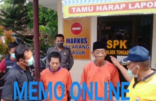 Foto : Dua Kakek yang ditangkap gara-gara Main Judi Togel