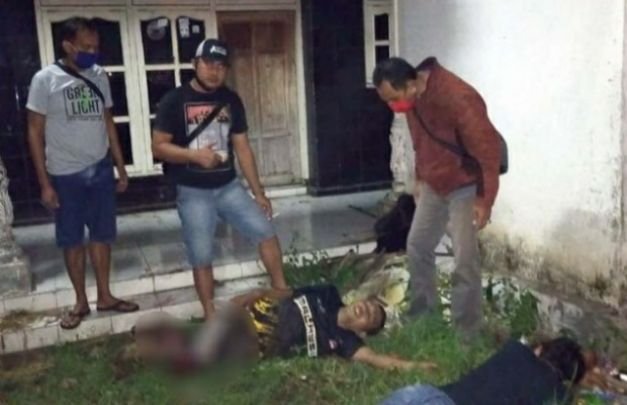 Foto: Pelaku berhasil dilumpuhkan dari tempat persembunyiannya