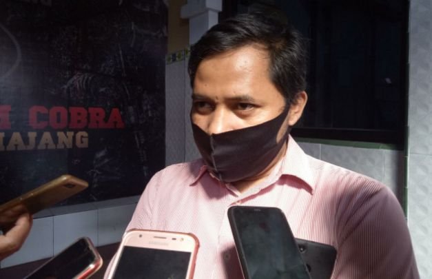 Foto: Abdul Rokhim, saat diwawancarai awak media