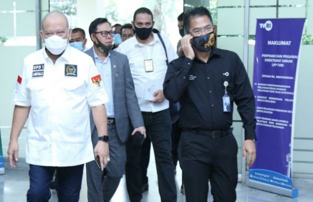 Foto : Rombongan DPD RI yang diketuai AA LaNyalla Mahmud Mattalitti saat mengunjungi TVRI