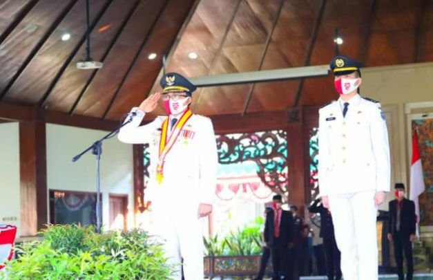 Foto: Bupati Pamekasan saat memimpin upacara 