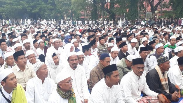 Foto Ribuan Ummat Islam Se-Madura