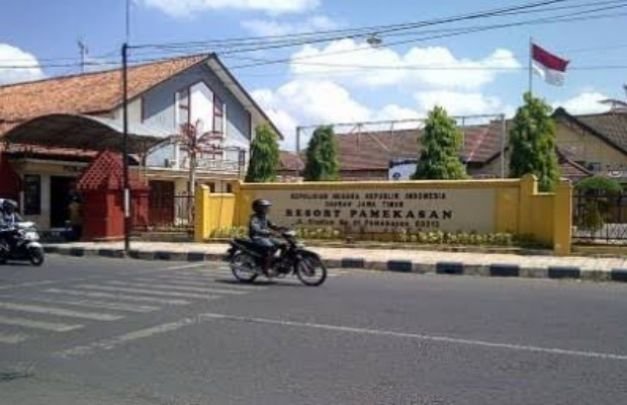 Foto Tampak Depan Mapolres Pamekasan