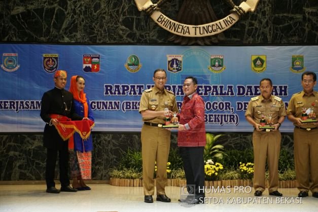 Wakil Bupati Bekasi, Eka Supria Atmaja menghadiri Rapat Kerja (Raker) Badan Kerja Sama Pembangunan (BKSP) di Balai Kota DKI Jakarta, Selasa (3/4/2018).