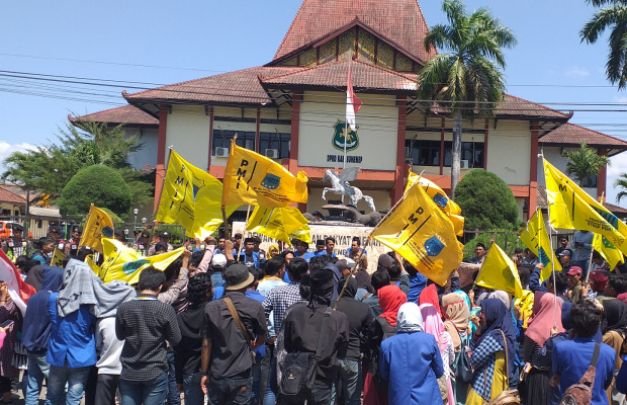 Foto: Aksi demo aktivis PMII Sumenep