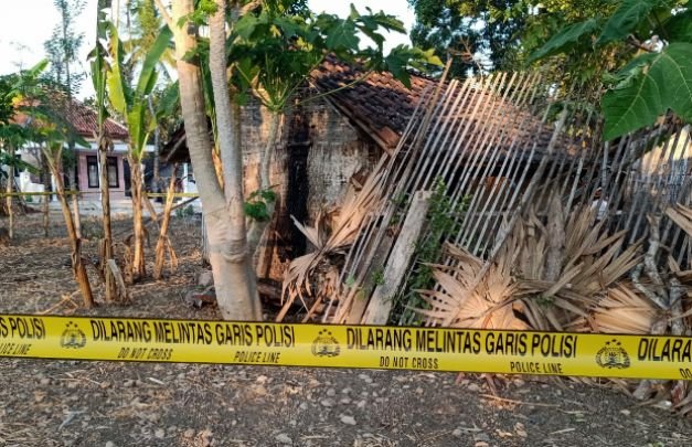 Foto: lokasi pembakaran di rumah ketua pilkades juruan laok