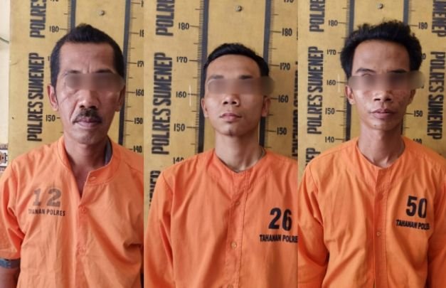 Foto: tiga tersangka sajam saat diamankan polisi