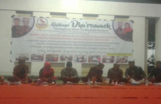 Foto: Bupati dan Wakil Bupati Pamekasan beserta jajarannya