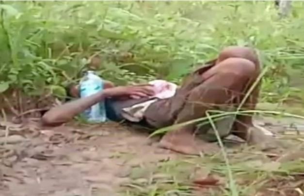 Foto: Seorang Pemuda yang ditemukan  terkapar dengan luka bacok