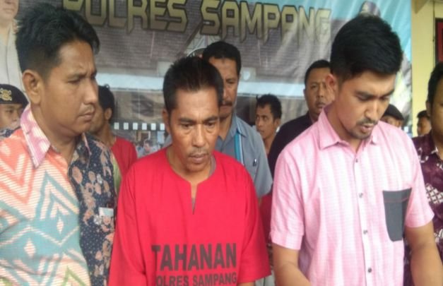 Fato : Tersangka penjual BBM jenis solar diamankan Satreskrim Polres Sampang