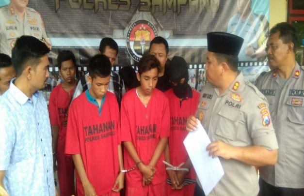 Foto : Ketiga Pelaku Jambret HP diamankan Satreskrim Polres Sampang