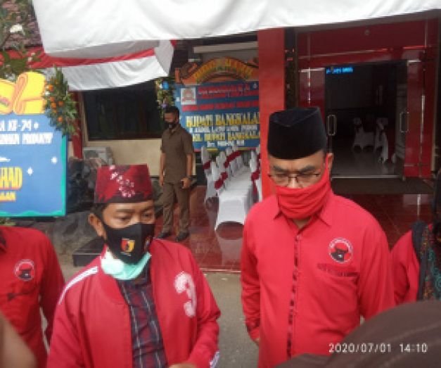 Foto : Ketua DPC PDIP Bangkalan, Fatkurrahman Bersama Sekretaris DPC PDIP Bangkalan, Suyitno.
