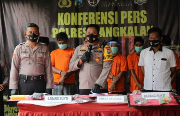 Foto : Tersangka