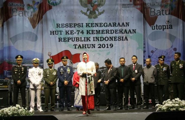 Foto: Walikota Batu saat memberikan sambutan pada acara resepsi kenegaraan. (Foto: Humas Pemkot Batu)